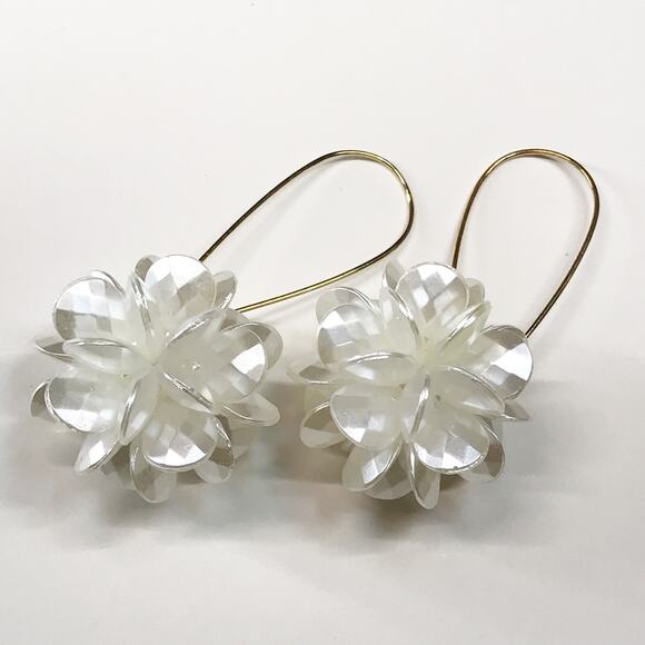 Elegant Cluster Earrings Jewelry Gift For Women White Flower Ball Drop Cluster - Picture 9 of 10